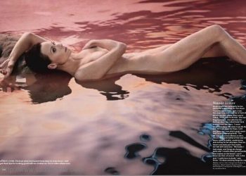 ميني درايفر تتحدى مُنتقديها بصورة عارية!