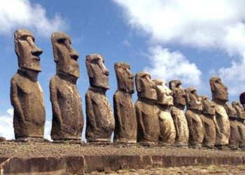 جزيرة إيستر (لغز حير علماء الاثار)