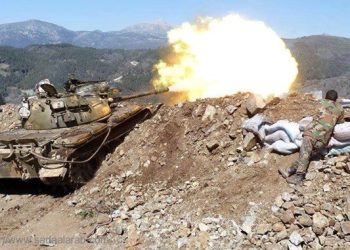 الجيش السوري يشعل جبهة ريف اللاذقية الشمالي ويقضي على مئات الإرهابيين