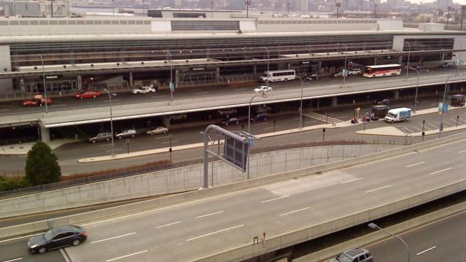 صورة امرأة مخطوفة قبل اغتصابها تثير عاصفة من الغضب