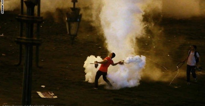 عشية تنصيب السيسي: اشتباكات عنيفة بين مؤيدي الإخوان والأمن ودعوات لمظاهرات الأحد