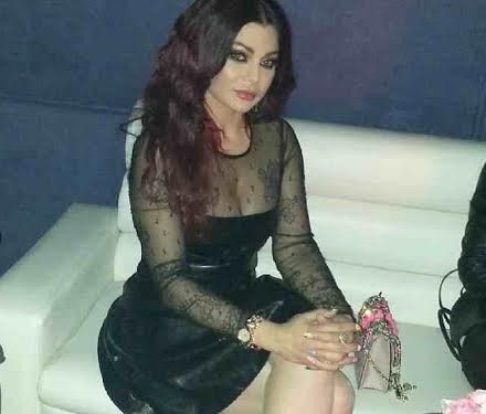 هيفاء وهبي تطرح أول صورها في مؤتمر شكلك مش غريب