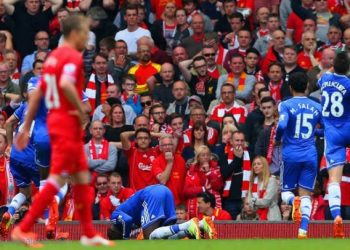 تشيلسي يفوز على ليفربول بهدفين ويزيد من التنافس على اللقب