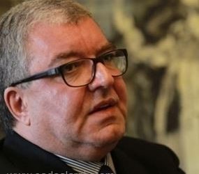 المشنوق يهاجم داعش.. لا قيمة للعلم الأسود والكلمات المقدسة عندما يستعمل للذبح