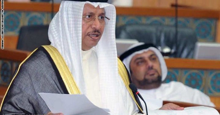 الكويت تسحب الجنسية من 10 أشخاص بينهم الداعية المعروف نبيل العوضي