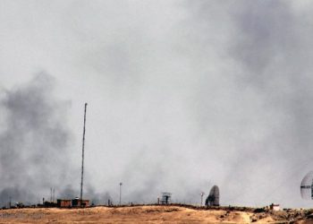 داعشي ليبي يفجر نفسه بدبابة في محيط مطار دير الزور