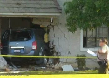 بالصور: سيارة تدهس فتاة أمريكية وهي نائمة على فراشها داخل منزلها!