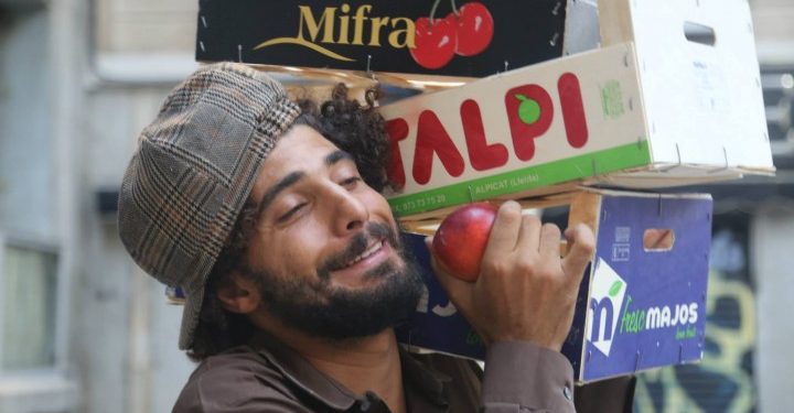 مسرح إسطنبولي  بائع الفاكهة  في مدريد