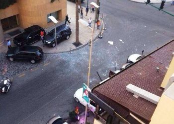 مشاهد للحظة دخول عناصر الأمن العام الى فندق «دي روي» ووقوع التفجير