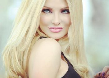 بالصور: ميريام كلينك تنشر صور جديدة ساخنة ونصف عارية