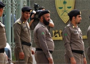 رجلا أمن سعوديان يغتصبان فتاة طوال 5 سنوات