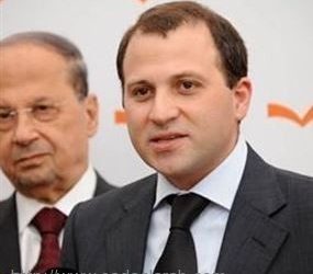 وزارة الاتصالات في ملعب الفضائح من جديد