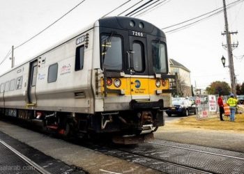 أمريكي يطعن ركاب قطار في ميشيغان