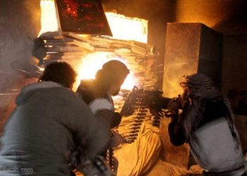 المعارضة السورية تخسر معاقل بوسط سوريا.. وتتقدم نحو دمشق من جنوبها