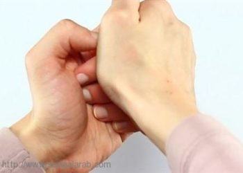 الطقطقة عادة سيئة تحدث تلفا في أربطة الأصابع