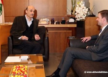 السفير الاميركي يدعو جعجع لسحب ترشيحه