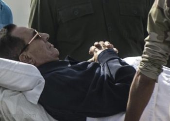 تأجيل الحكم على مبارك في قضية قتل المتظاهرين الى 29 تشرين الثاني المقبل