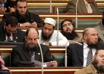 مصر.. حزب النور ينفي التشاور مع الإخوان المنشقين ومحلب يعلن الحرب على الإهمال