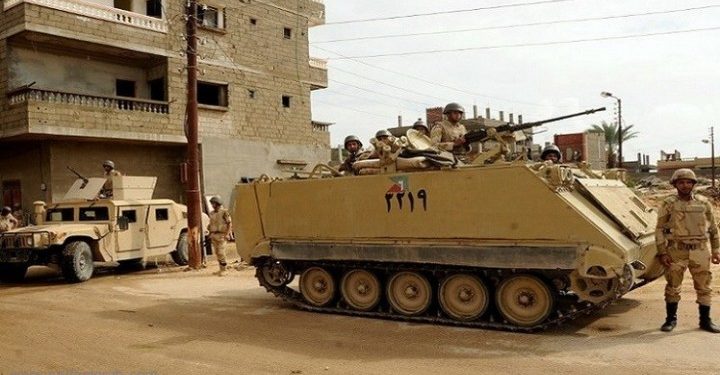 الجيش المصري: مقتل 7 مسلحين وضبط 67 شمال سيناء