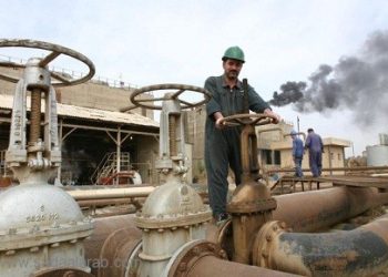 السعودية تخفّض إنتاجها النفطي 400 ألف برميل يومياً