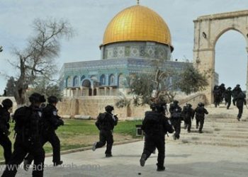 القوات الإسرائيلية تقتحم المسجد الاقصى