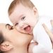تحذير هام – هذا ما يحدث للطفل عندما تقبله أمه في فمه