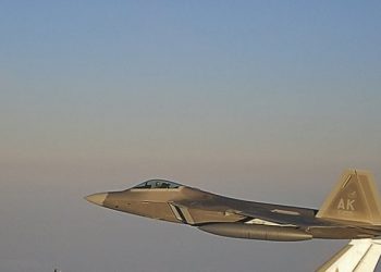 لماذا تستخدم الولايات المتحدة مقاتلات أف-22 ضد داعش في سورية؟