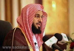 بالفيديو.. عائض القرني: أردت إغلاق باب الشتائم فإذا بها تأتي على رأسي