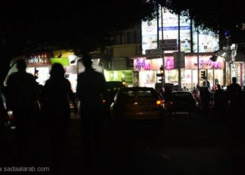 مصريون على تويتر: لا سيسي ولا مرسي كلنا في الضلمة منورين