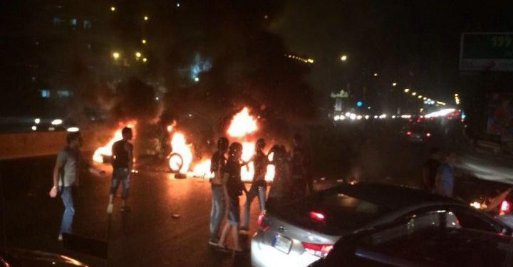 تطورات الوضع المتأزم في لبنان بعد ذبح الجندي اللبناني عباس مدلج من قبل داعش