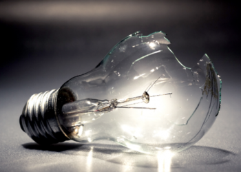 القراصنة يسرقون معلوماتك الشخصية عبر المصباح الكهربائي