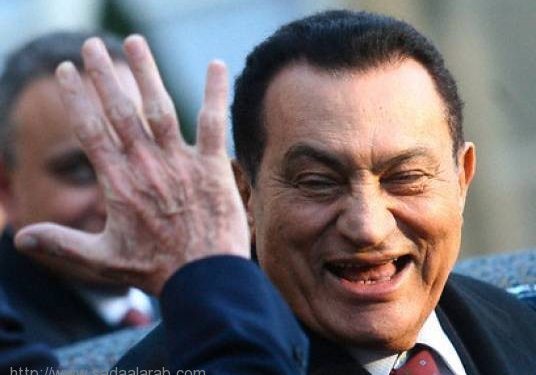 مبارك يغادر السجن قريباً ويعود الى قصره بعفو رئاسي من السيسي