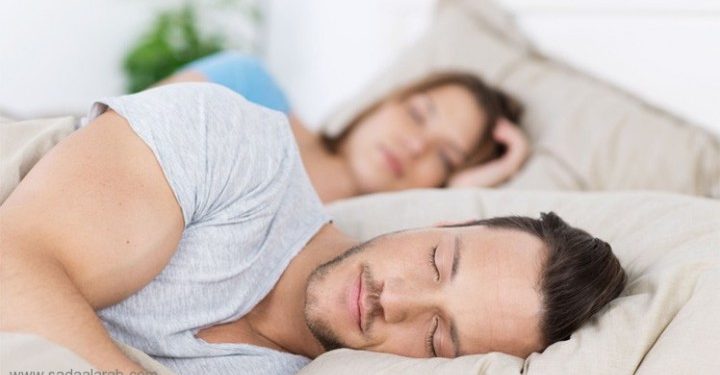 العلماء يحددون المدة المثالية لنوم المرأة والرجل