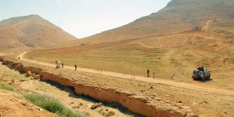 عشرة دولارات ربحاً على كل صفيحة بنزين مهرّبة و25 ألف ليرة على كل ربطة خبز مهرّبة