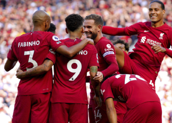 ليفربول يعادل رقما قياسيا في الدوري الإنجليزي