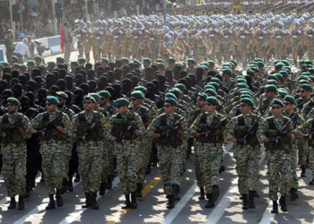 إيران تهدد بضرب داعش في عمق الأراضي العراقية إذا اقترب من الحدود