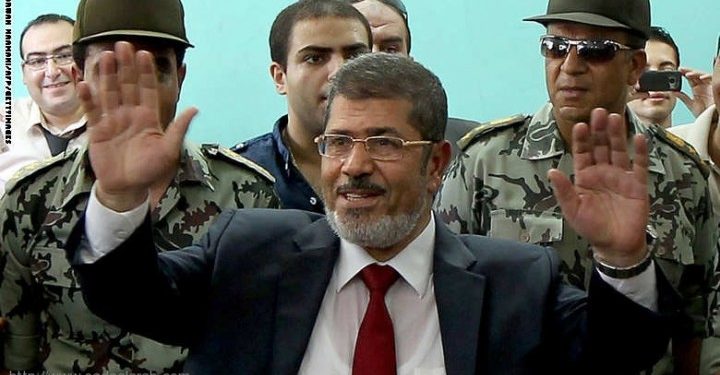 حبس مرسي 15 يوماً على ذمة قضية تزوير الانتخابات الرئاسية