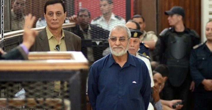 إحالة أوراق محمد بديع و 9 متهمين الى المفتي