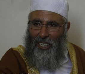 الى متى سيقى أبو طاقية يتحكم بأهالي العسكريين ومصير أبنائهم؟