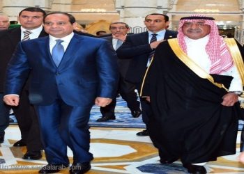 العاهل السعودي يقلد الرئيس المصري قلادة الملك عبدالعزيز