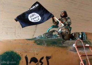 داعش يحلق في سماء سورية.. ويشتبك مع القوات العراقية في الرمادي