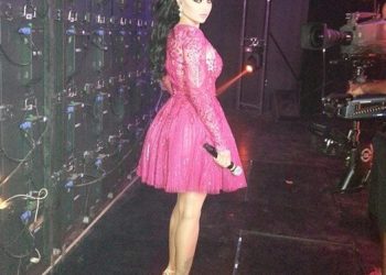 بالصورة: مؤخرة هيفاء وهبي تظهر من تحت الفستان الشفاف!