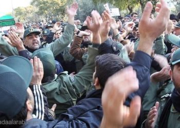 طهران تشيع 5 إيرانيين قتلوا في سوريا