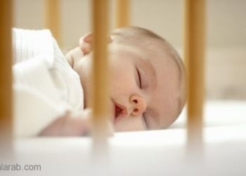 ما هي الوضعية المناسبة لنوم طفلك؟