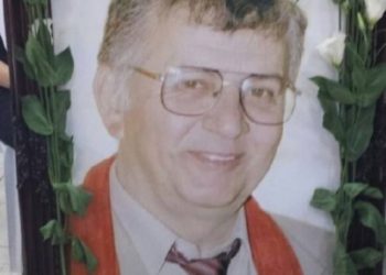 فلسطين تودع شاعرها الكبير سميح القاسم في جنازة مهيبة