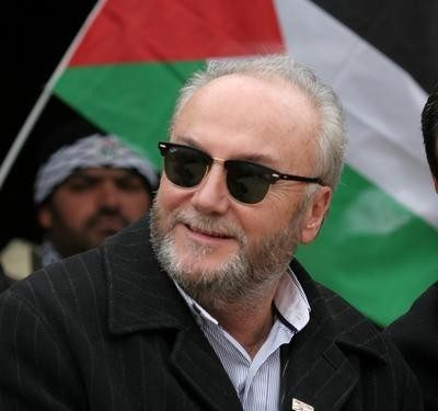 النائب البريطاني السابق جورج غالاوي يرد على جرمة منح فلسطين لليهود