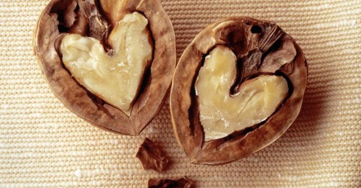 كيف يحسن اللوز درجة الخصوبة لدى الرجال؟