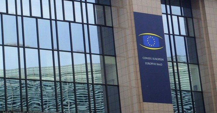 اورويا تفرض عقوبات جديدة على روسيا والاخيرة تعتبرها غير مسؤولة