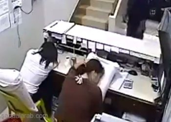 فيديو .. عندما تنام المرأة في ساعات العمل !! شاهد ماذا يحدث