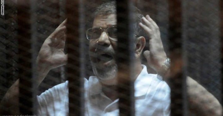 مرسي بقضية التخابر ينفي تحويل أموال لغزة.. لا يمكن تحويل أموال مباشرة إلا عن طريق إسرائيل